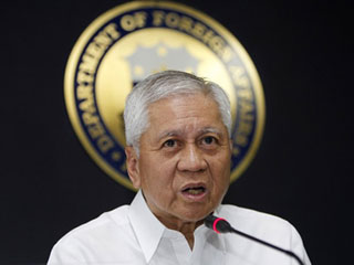 Ông Albert del Rosario tuyên bố Philippines sẽ không rút lui trong việc bảo vệ Scarborough.